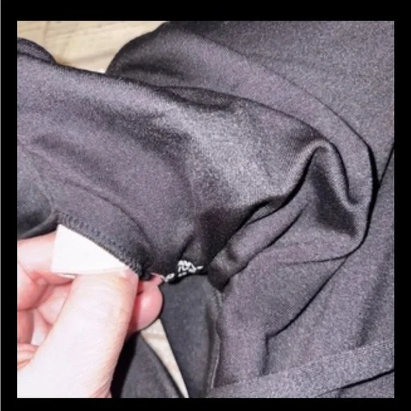 Old Navy Womens Size 4X Strappy Sports Bra Light Support Solid Classic Black - Picture 11 of 14